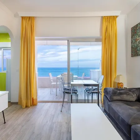 Apartment Beachside In